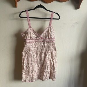 Floral Lace-Trim dress in Light Pink